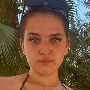 Mae Muller