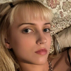 ellabeefreshman