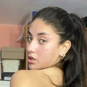 LaraBxnny