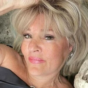 Lesley Banks
