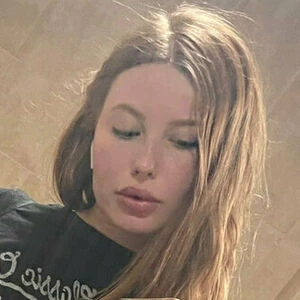 mela_rose