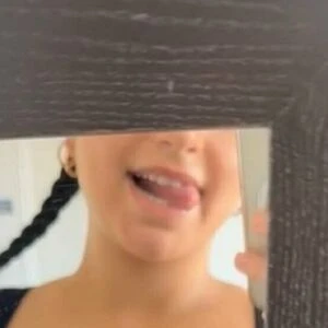 larahotx4