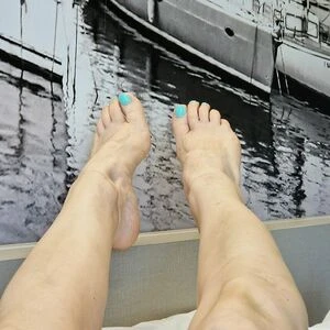 prettyfeetartvilla