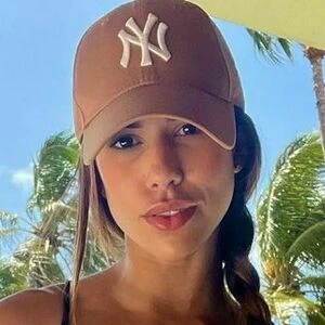 Larissa Tomásia