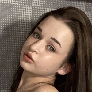 Petite Olya