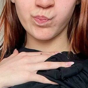 mia-freckles