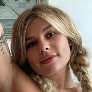 sarah_blossom