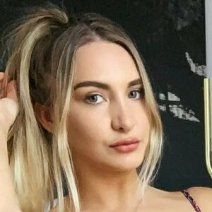 dani_dickenson