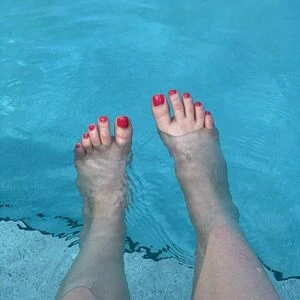 rjtoes