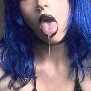 bluehairgothgrl