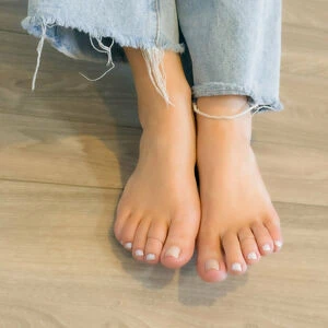 ali_toes_soles