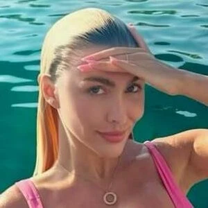 Anna Dicenzo