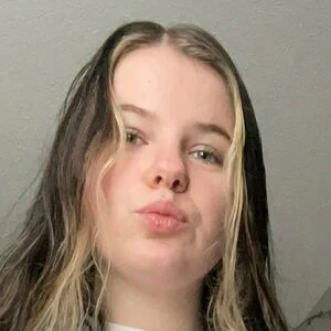 zoeybabe04