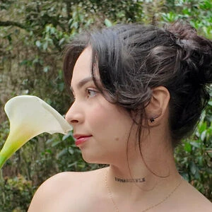 kimvelezoficial1