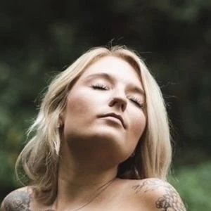 Kelly Adult