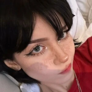 yoursmalldoll1