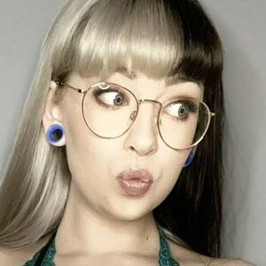 Chloes_peach