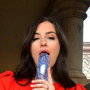 Aubree Val