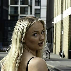 Mia Winward