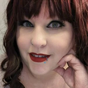 hardcore_holly