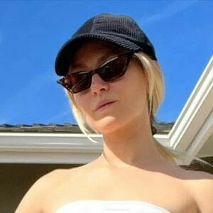 Lola Claire