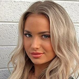 Chloe H
