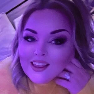bigb00tyblueeyes