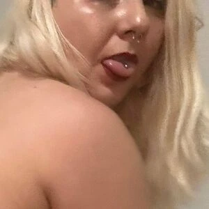 toomuchmoliiefree
