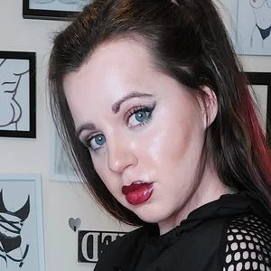 curvy_ali