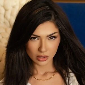Melanie San Roman