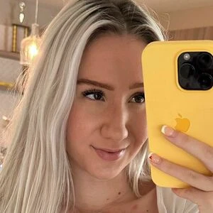maddie_price_gold